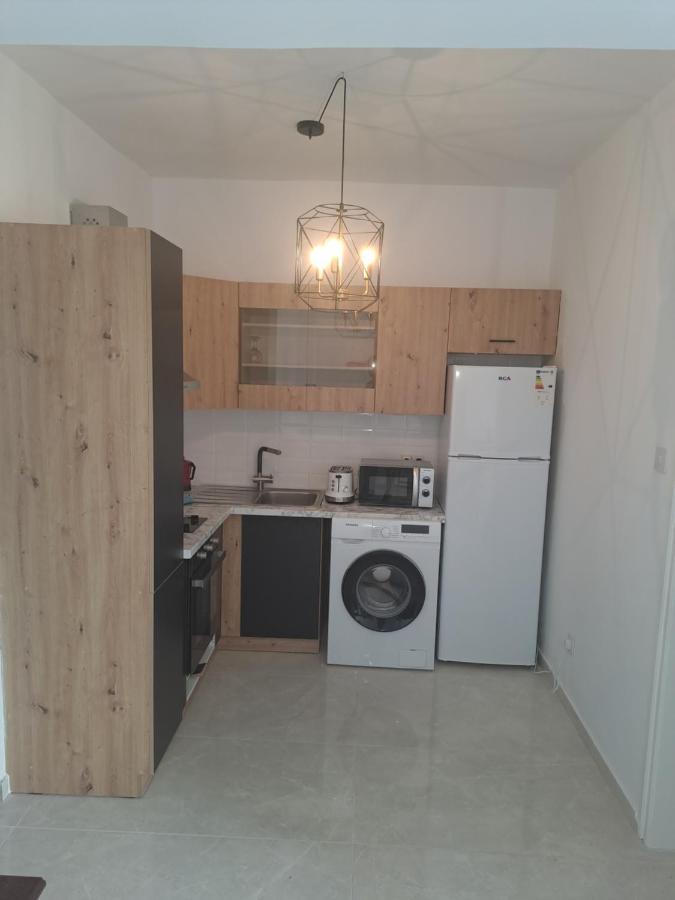 Luxury Apartment In Light House Beach Paphos Exterior foto